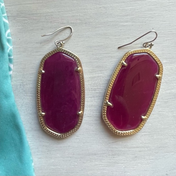 Kendra Scott Danielle Gold Drop Earrings in Purple Jade - Picture 4 of 4